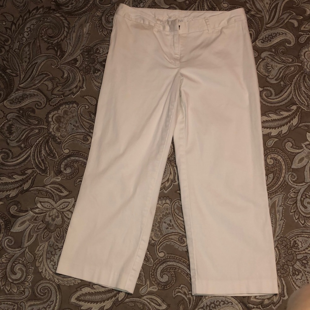 Women’s white Capris